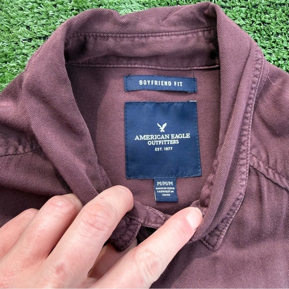 Women’s American Eagle Outfitters Burgundy Boyfriend Fit Button-Up Shirt, Size M - Picture 3 of 5